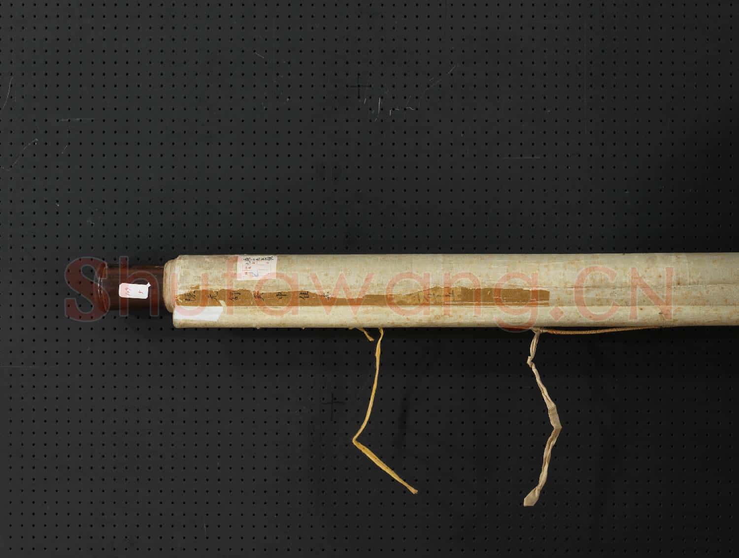 清陳舒天中佳卉 軸