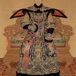 清代《孝贤皇后像》国画人物工笔作品图片鉴赏