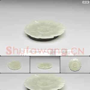 清 玉瓣形菊纹小碟