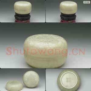 清乾隆 玉五福拱寿圆盒