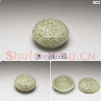 清 玉镂雕牡丹圆盒