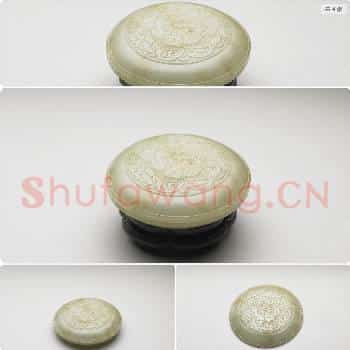 清 玉雕花扁圆盒
