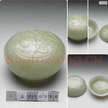 清 玉番莲圆盒