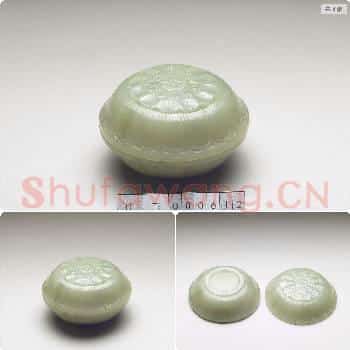 清 玉莲瓣圆盒