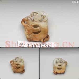 明 玉螭形佩