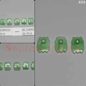 清 翠玉蝉形钮扣